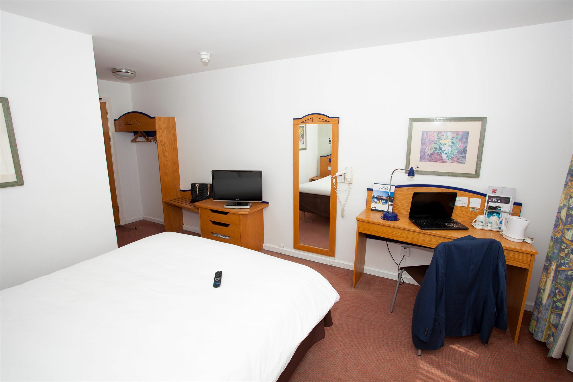 Ibis Cardiff Gate - International Business Park Hotel Exterior photo